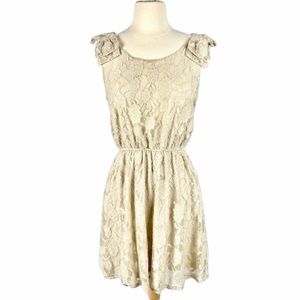 🍄NWT Ultra Pink lace dress size M